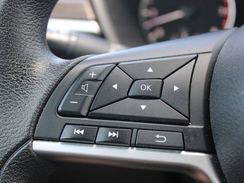 Used 2024 Nissan Altima 2.5 SV FWD image 22