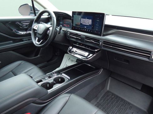 Used 2024 Lincoln Corsair Reserve w/ Equipment Group 201A image 26