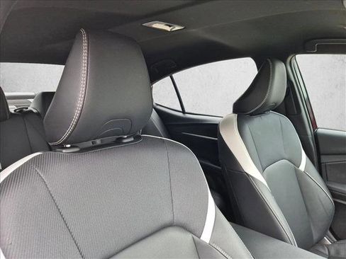 Used 2025 Toyota Camry SE w/ Convenience Package FWD image 14
