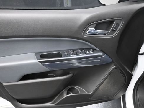 Used 2016 Chevrolet Colorado Z71 image 16