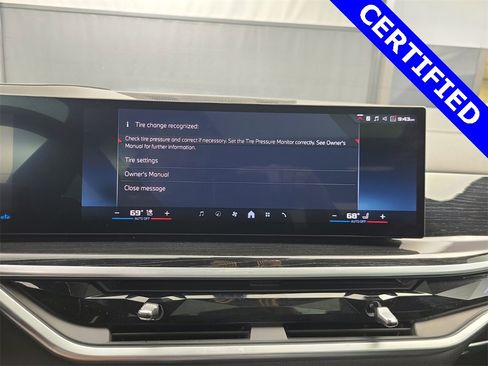 Used 2024 BMW X7 M60i w/ Executive Package image 31