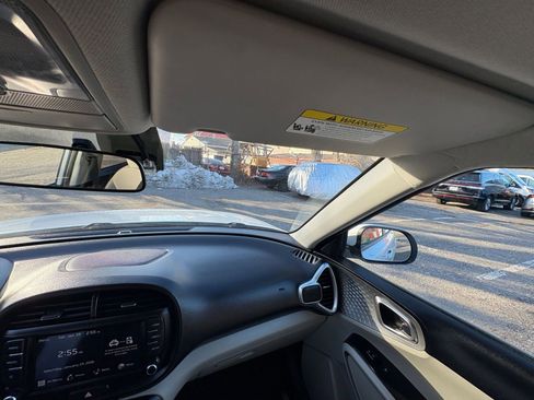 Used 2025 Kia Soul LX w/ LX Technology Package image 33