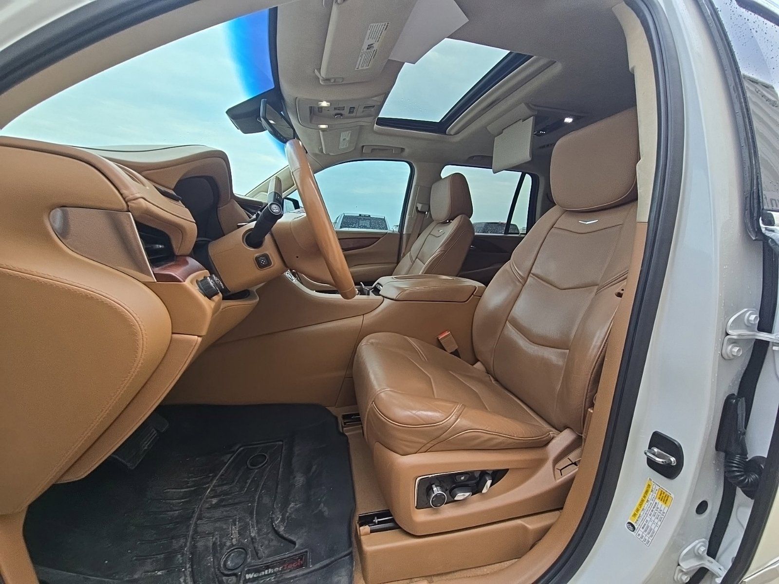 Used 2016 Cadillac Escalade Platinum AWD/4WD image 8