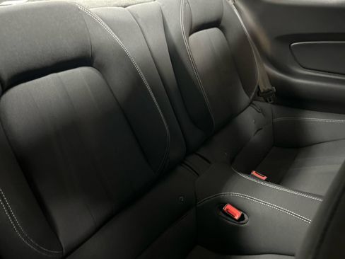 Used 2018 Ford Mustang Coupe RWD image 12