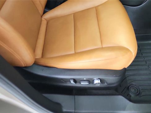 Used 2022 Cadillac XT4 Premium Luxury w/ Enhanced Visibility Package AWD/4WD image 22