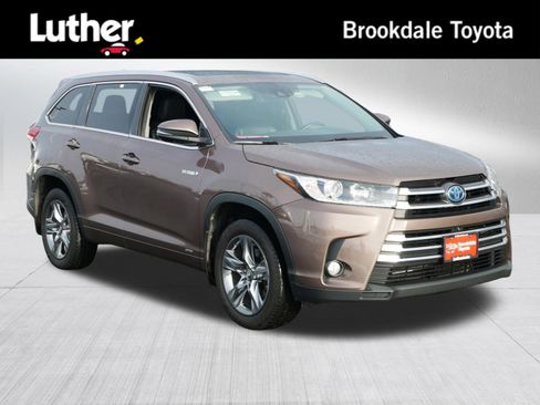 Used 2017 Toyota Highlander Limited Platinum image 1