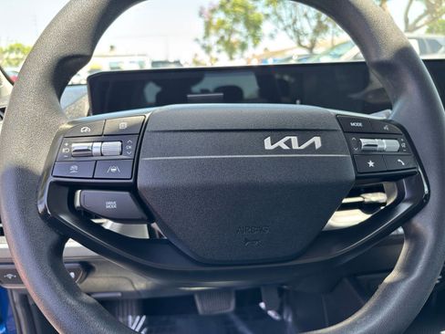 Used 2025 Kia K4 FWD image 28