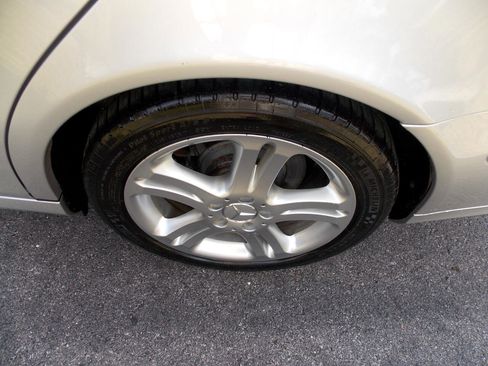 Used 2005 Mercedes-Benz E 500 4dr Sdn 5.0L 4MATIC image 22