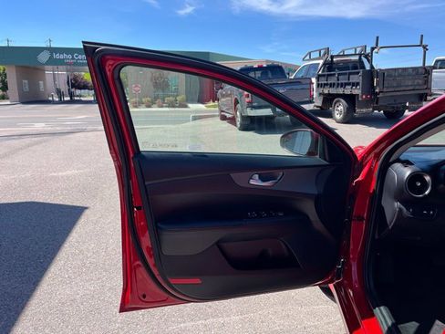 Used 2021 Kia Forte LXS FWD image 24