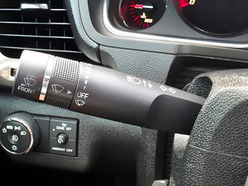 Used 2013 GMC Acadia Denali AWD/4WD image 28