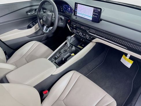 Used 2025 Honda Accord Touring image 39