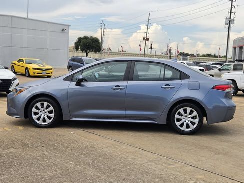 Used 2026 Toyota Corolla LE FWD image 6