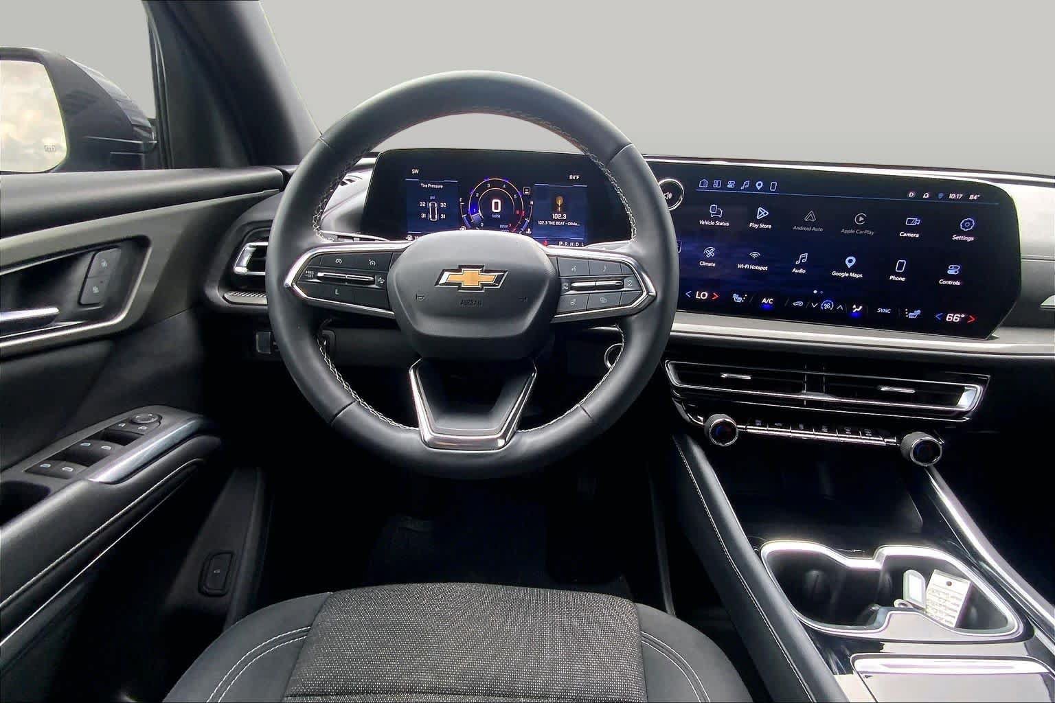 Used 2024 Chevrolet Traverse LS FWD image 5