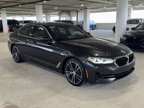 Used 2021 BMW 540i w/ Premium Package image 2