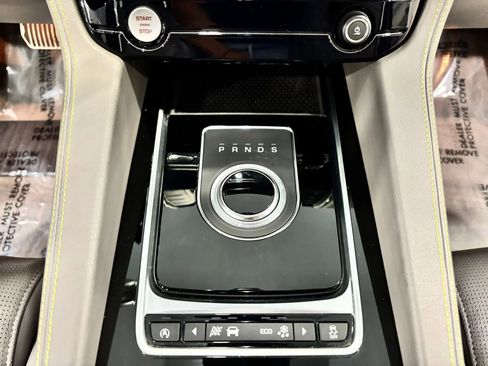 Used 2017 Jaguar F-PACE R-Sport image 29