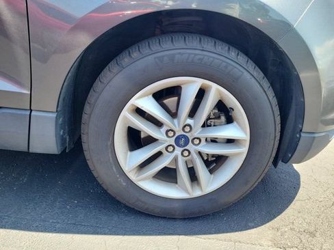 Used 2017 Ford Edge SEL w/ Equipment Group 201A FWD image 2