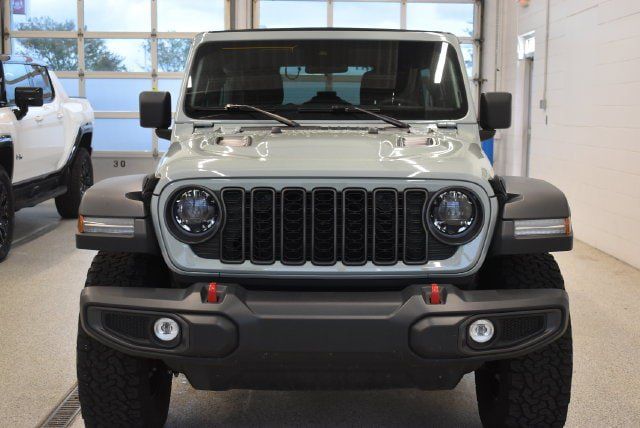 Used 2024 Jeep Wrangler Unlimited Rubicon w/ Safety Group AWD/4WD image 3