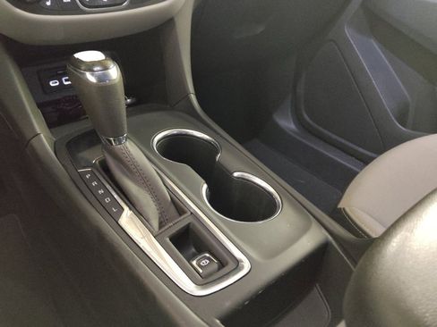 Used 2020 Chevrolet Equinox LT FWD image 26