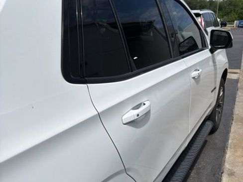 Used 2022 Chevrolet Tahoe Z71 w/ Luxury Package AWD/4WD image 23