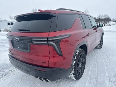 Used 2024 Chevrolet Traverse RS image 3