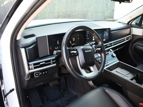 Used 2025 Hyundai Santa Fe SEL image 14