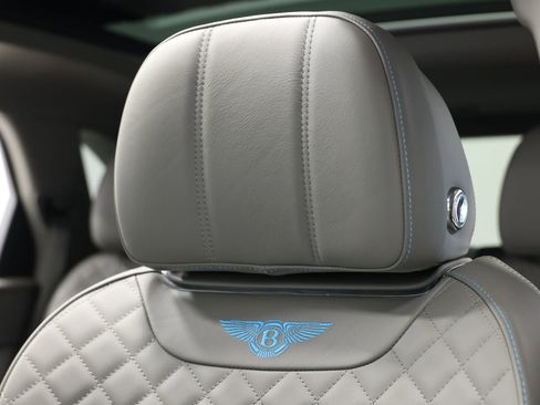 Used 2019 Bentley Bentayga image 20