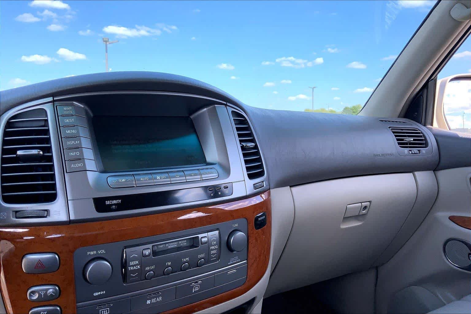 Used 2005 Lexus LX 470 4WD w/ Preferred Accessory Pkg image 34