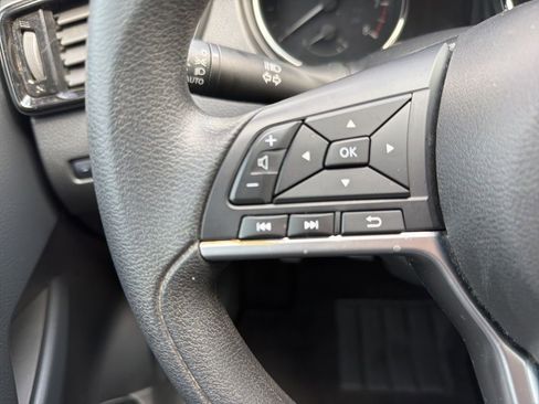 Used 2021 Nissan Rogue Sport S image 24