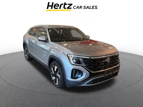 Used 2025 Volkswagen Atlas Cross Sport SE image 1