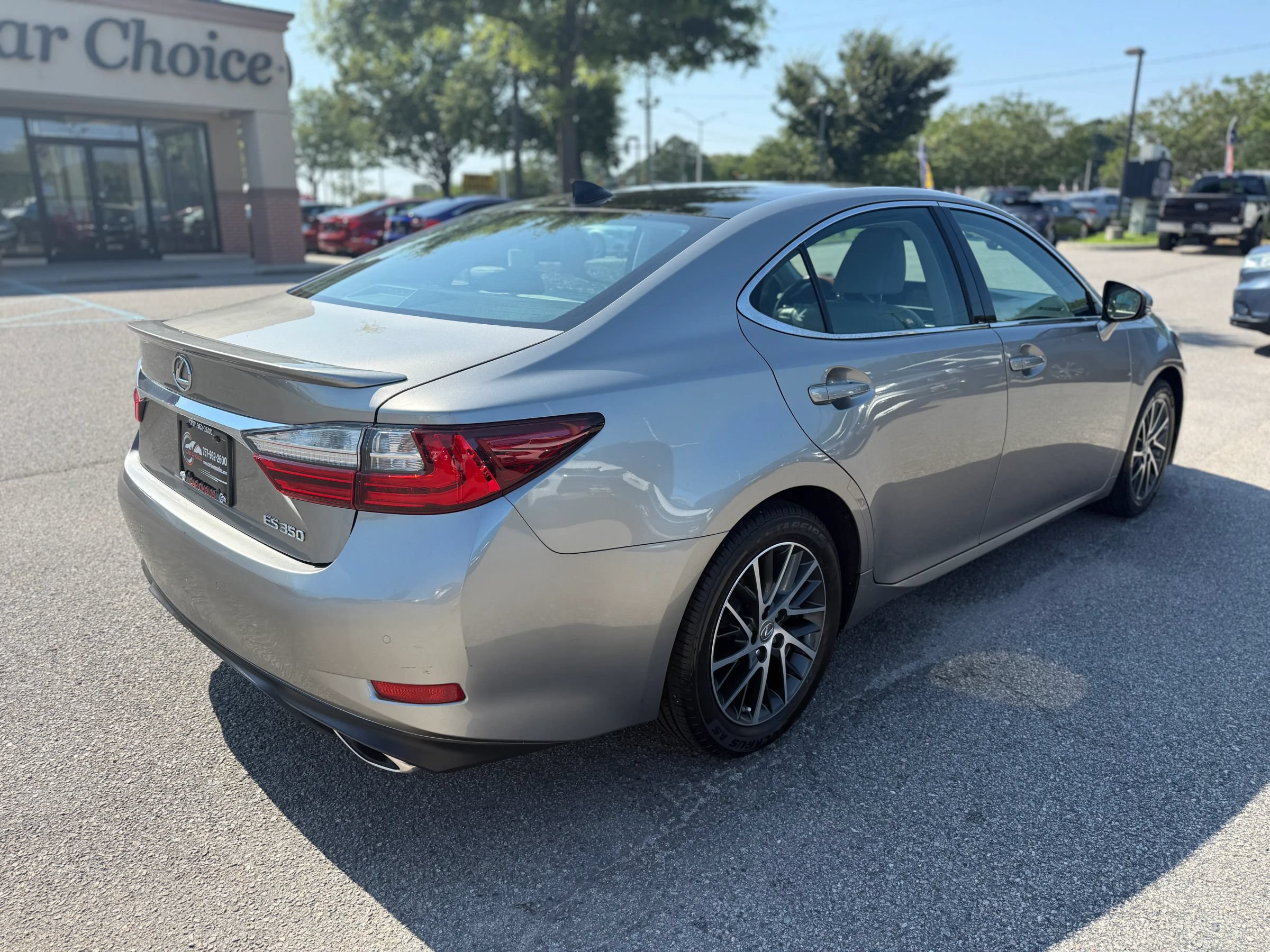 Used 2017 Lexus ES 350 w/ Luxury Package FWD image 8