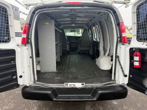 Used 2022 Chevrolet Express 2500 w/ Driver Convenience Package image 13