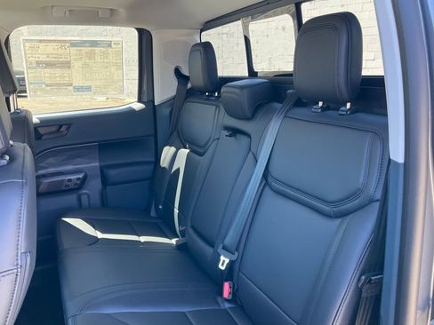 New 2025 Ford Maverick Lariat w/ Black Appearance Package image 38