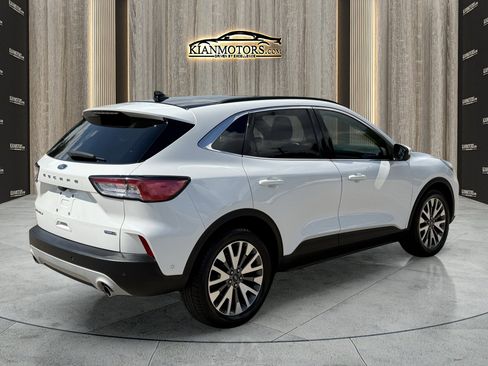 Used 2020 Ford Escape Titanium image 10