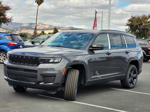 New 2025 Jeep Grand Cherokee L Altitude image 7