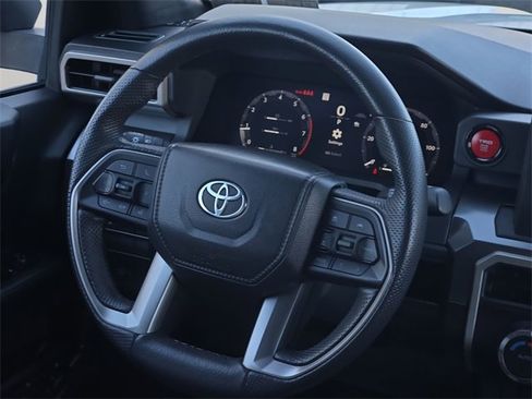 Used 2024 Toyota Tacoma TRD Off-Road image 18