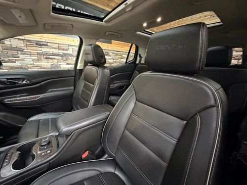 Used 2023 GMC Acadia Denali w/ Denali Ultimate Package AWD/4WD image 14