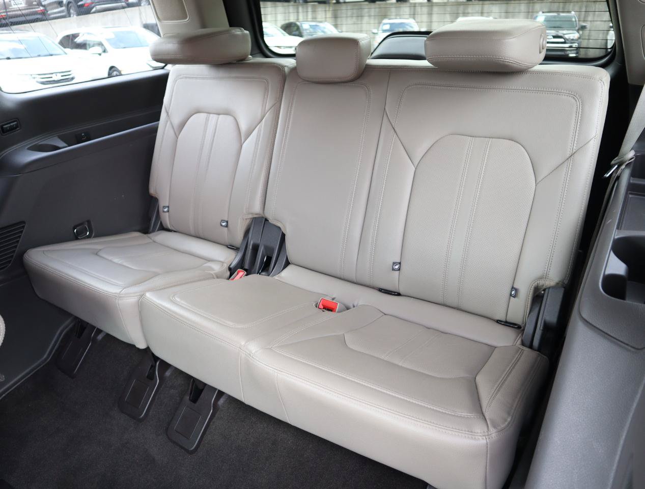 Used 2018 Ford Expedition Limited w/ Equipment Group 301A RWD image 24
