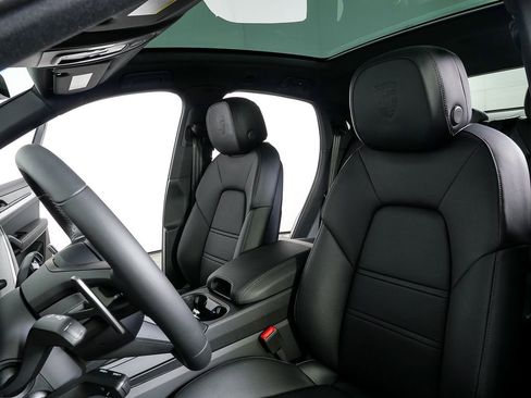 New 2026 Porsche Cayenne Coupe image 5