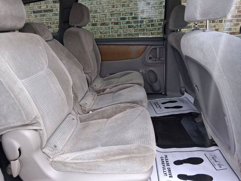 Used 2006 Toyota Sienna CE FWD image 12