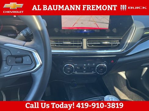 Used 2024 Chevrolet Trax ACTIV w/ Sunroof Package FWD image 12
