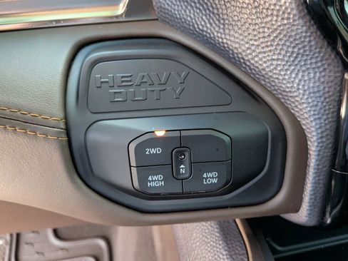Used 2026 RAM 2500 Limited AWD/4WD image 38