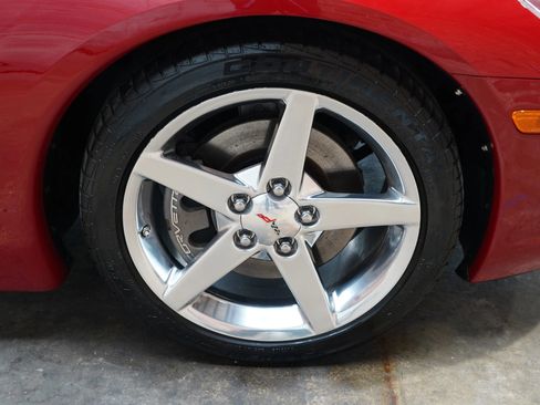 Used 2005 Chevrolet Corvette Coupe w/ Preferred Equipment Group RWD image 62