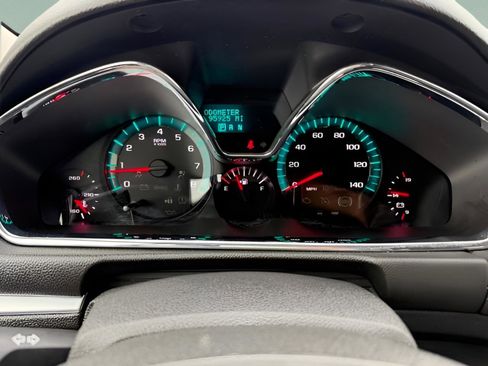 Used 2017 Chevrolet Traverse LT w/ Style and Technology Package FWD image 15