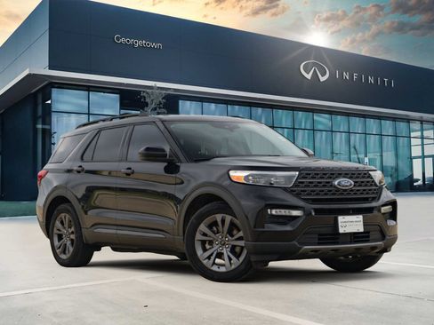 Used 2022 Ford Explorer XLT w/ Equipment Group 202A RWD image 1