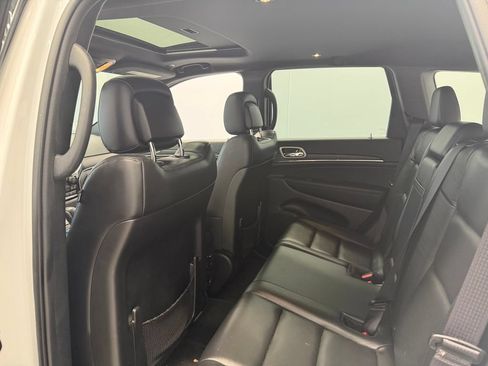 Certified 2022 Jeep Grand Cherokee Limited AWD/4WD image 18