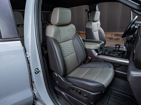 Used 2024 Chevrolet Silverado 1500 ZR2 image 31