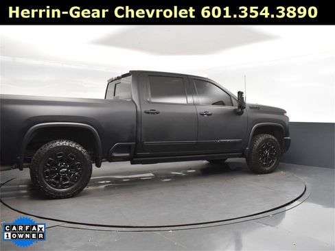 Used 2024 Chevrolet Silverado 2500 High Country w/ High Country Premium Package image 8