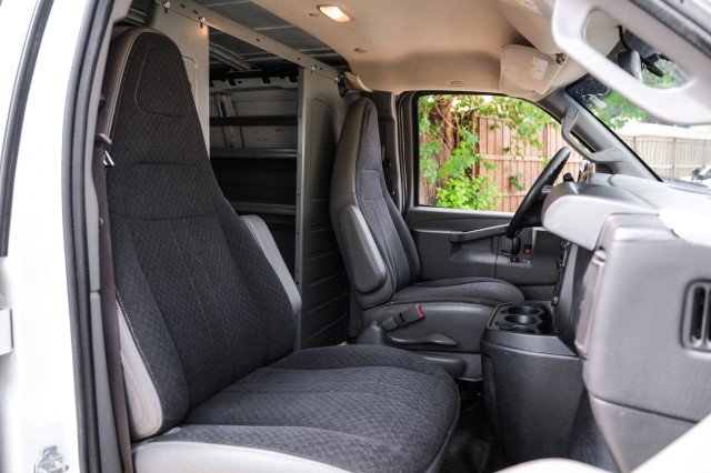Used 2018 Chevrolet Express 2500 w/ Driver Convenience Package RWD image 22