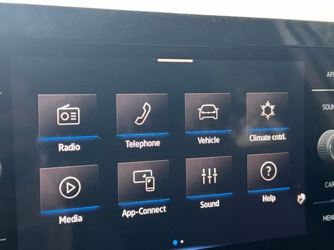 New 2026 Volkswagen Taos SE image 16