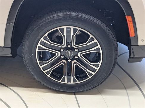 New 2026 Jeep Grand Wagoneer 4WD w/ Premium Group I image 10